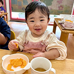 保育園のおやつタイム/我如古園